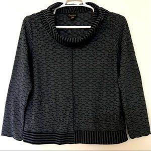 Apropos- gray/black long sleeve, size XL